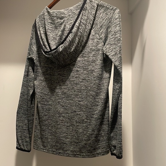 Under armor pullover - Picture 5 of 5